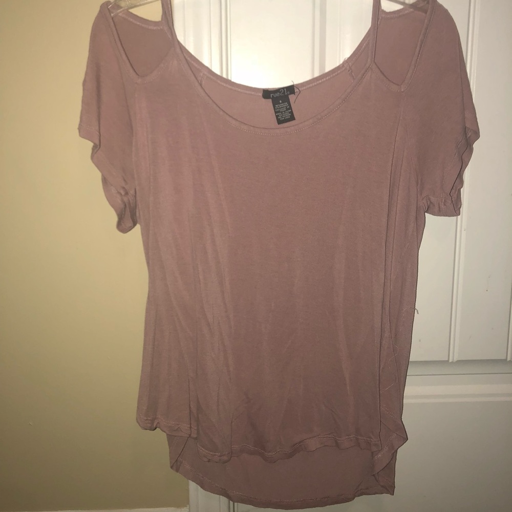 Rue 21 shoulder cut out top